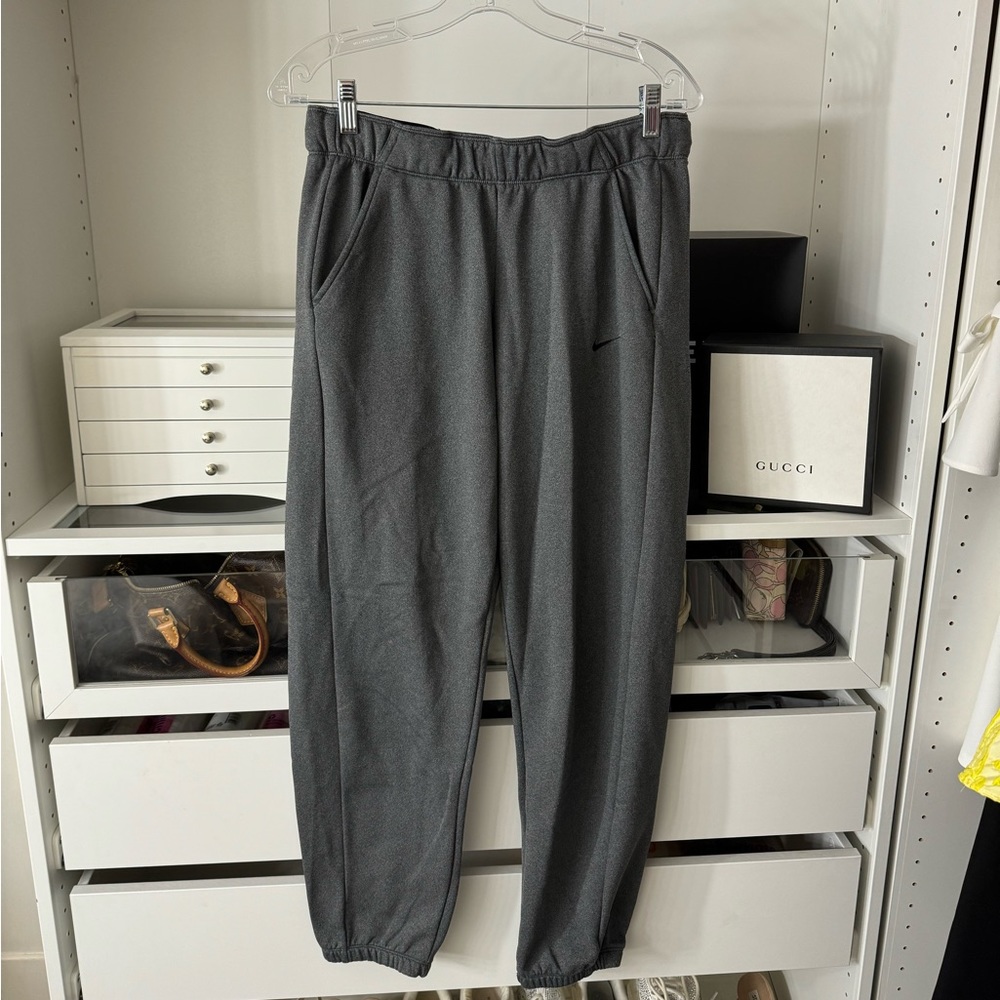 NIKE Sweatpants